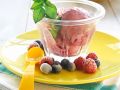Beeren-Eis mit Sahne Rezept