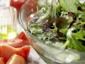 Blattsalate in Pfefferdressing Zubereitung Schritt 6 Blattsalate in Pfefferdressing Zubereitung Schritt 6
