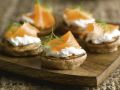 Blinis aus Kastanienmehl mit Räucherlachs Rezept