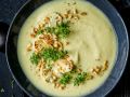 Blumenkohl-Rosenkohl-Suppe mit Pinienkernen Rezept