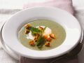 Brennesselsuppe mit Sauerrahm Rezept