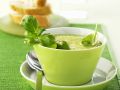 Brokkolisuppe mit Basilikum Rezept