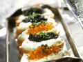 Brote mit Sauerrahm und Kaviar Rezept
