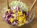 Bunter Mango-Kohl-Salat Zubereitung Schritt 5 Bunter Mango-Kohl-Salat Zubereitung Schritt 5