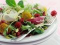 Bunter Salat mit Beeren Rezept