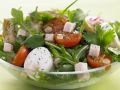 Bunter Salat mit Tomate und Mozzarella Rezept