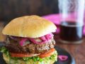 Burger mit roten Zwiebeln Rezept