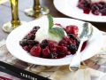Buttermilch-Pannacotta mit Beeren Rezept
