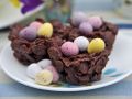 Cornflakes-Nest mit Zuckereiern Rezept