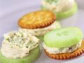 Cracker mit Gurke und Schnittlauchcreme Rezept