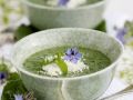Cremige Borretschsuppe mit Parmesan Rezept