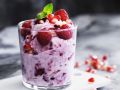 Cremiger Joghurt mit Beeren Rezept