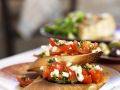 Crostini mit Tomaten, Zwiebeln und Petersilie Rezept