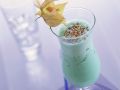 Drivers-Drink mit Ananas, Banane und Blue Curacao Rezept