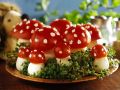Eier-Tomaten-"Fliegenpilze" Rezept