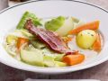 Eintopf mit Weißkohl, Möhren und Speck Rezept