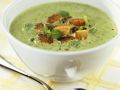 Erbsen-Porree-Suppe mit Croutons Rezept