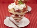 Erdbeer-Tiramisu im Glas mit Löffelbiskuit Rezept