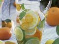 Erfrischungsgetränk mit Zitrusfrüchten Rezept