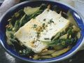 Feta auf Mangoldgemüse mit Pinienkernen Rezept