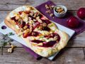 Flammkuchen mit Rote Bete und Pflaumen Rezept