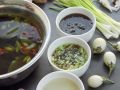 Fondue auf asiatische Art mit Meeresfrüchten und Dips Rezept