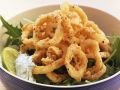 Frittierte Calamari mit Kräuterquark Rezept