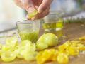 Garnelen-Pizza mit Artischockenherzen Zubereitung Schritt 2 Garnelen-Pizza mit Artischockenherzen Zubereitung Schritt 2
