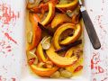 Gebackener Kürbis mit Knoblauch Rezept