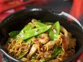 Gebratene Nudeln mit Hähnchen Rezept