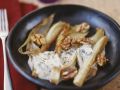 Gebratener Chicorée mit Gorgonzolasoße und Walnusskernen Rezept