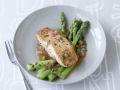 Gebratener Lachs auf grünem Spargel Rezept