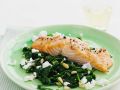 Gebratenes Lachsfilet mit Feta-Spinat Rezept