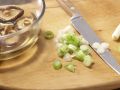Gebratenes Tofu-Pilz-Gemüse Zubereitung Schritt 1 Gebratenes Tofu-Pilz-Gemüse Zubereitung Schritt 1