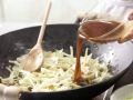Gebratenes Tofu-Pilz-Gemüse Zubereitung Schritt 10 Gebratenes Tofu-Pilz-Gemüse Zubereitung Schritt 10