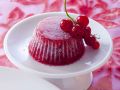 Gefrorener Wackelpudding mit Beeren Rezept