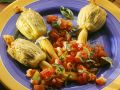 Gefüllte Zucchiniblüten und Tomatensalat Rezept