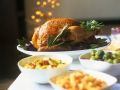 Gefüllter Truthahn mit Beilagen Rezept