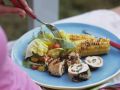 Gegrillte Hähnchenroulade mit gemischtem Salat und Maiskolben Rezept
