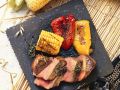 Gegrillte Steaks mit Gemüse Rezept