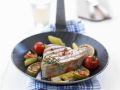 Gegrilltes Thunfischfilet mit Gemüse Rezept