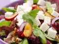 Gemischter Blattsalat mit Pflaumen und Ziegenfrischkäse Rezept