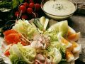 Gemischter Salat mit Sahnedressing Rezept