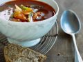 Gemüsesuppe mit Rotwein Rezept