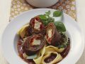Geschmorte Rinderrouladen mit Feta und Paprika Rezept