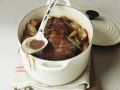 Geschmorter Rinderbraten mit Zwiebeln und Karotten Rezept