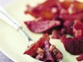 Glasierte Rote Bete mit Ingwer und Nüssen Rezept