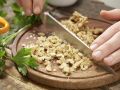 Gratinierter Chicorée mit Grana-Padano-Walnuss-Bröseln Zubereitung Schritt 4 Gratinierter Chicorée mit Grana-Padano-Walnuss-Bröseln Zubereitung Schritt 4