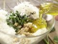 Gratinierter Chicorée mit Grana-Padano-Walnuss-Bröseln Zubereitung Schritt 6 Gratinierter Chicorée mit Grana-Padano-Walnuss-Bröseln Zubereitung Schritt 6