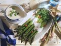 Grüner Spargel mit Käsesauce Rezept